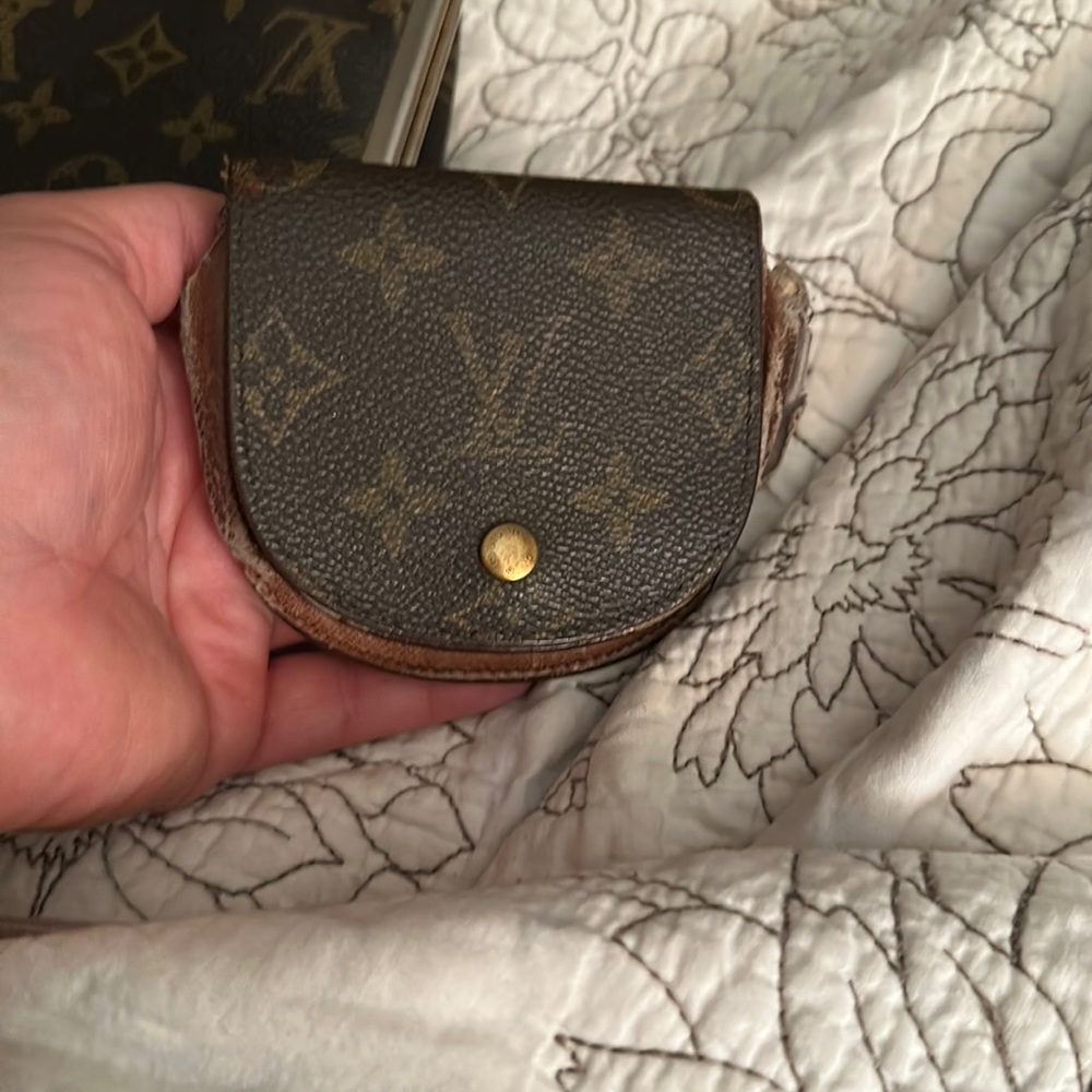 Louis Vuitton Small wallet
